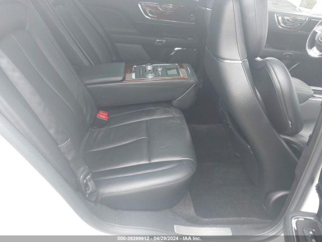1LN6L9NCXH5623838 Lincoln Continental Reserve