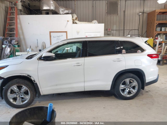 Toyota Highlander Limited 2017 5TDDZRFH9HS411267 Image 14