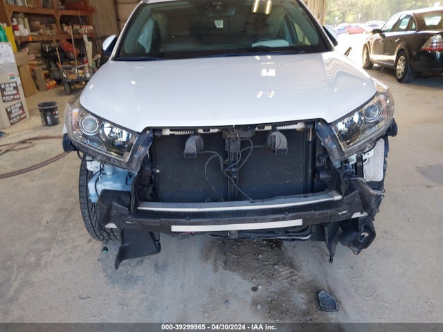 Toyota Highlander Limited 2017 5TDDZRFH9HS411267 Image 17