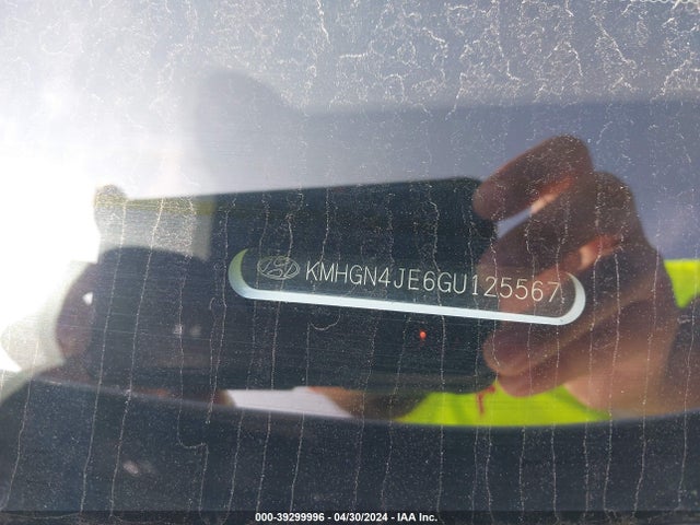 Hyundai Genesis 3.8 2016 KMHGN4JE6GU125567 Image 9