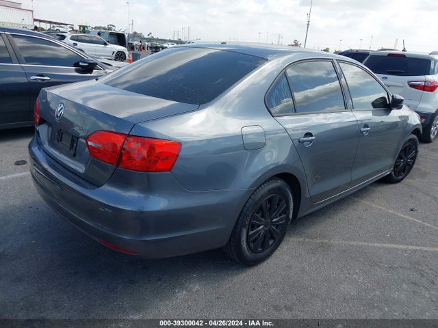 3VW2K7AJ1EM303860 Volkswagen Jetta 2.0l S