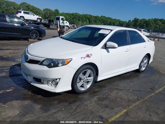 Toyota CAMRY SE 2014 4T1BF1FKXEU319648 Image 2
