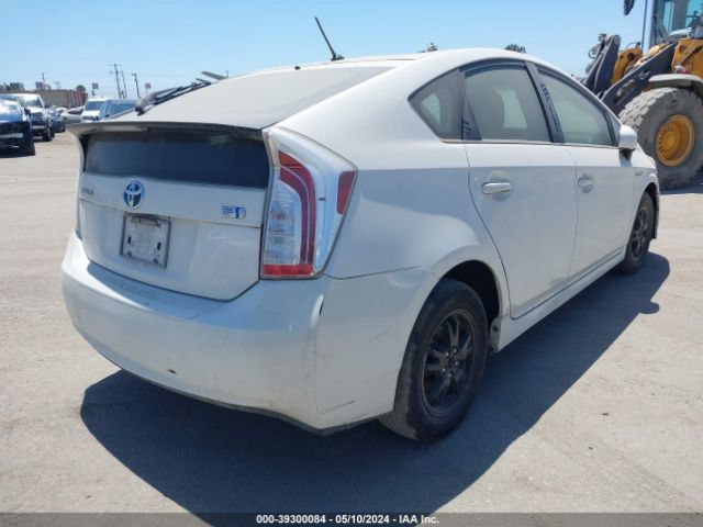 JTDKN3DU4E0372733 Toyota Prius Two