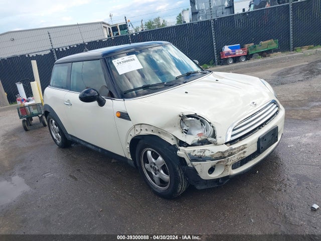 2008 MINI COOPER WMWMF33598TT63090 Photo 0