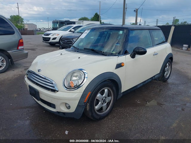 2008 MINI COOPER WMWMF33598TT63090 Photo 1