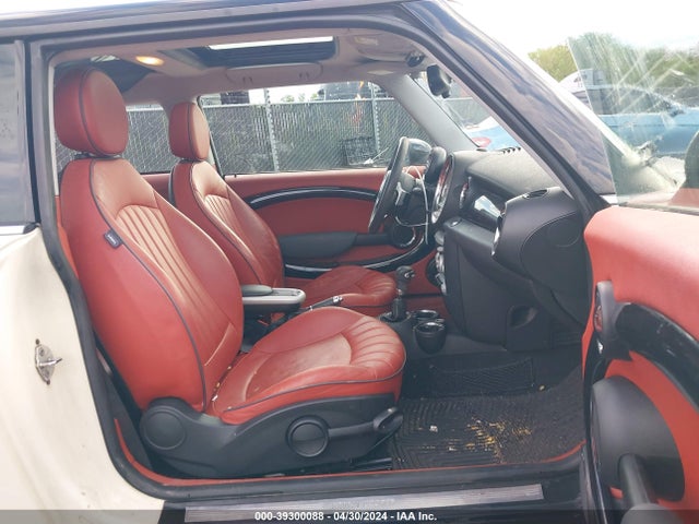 2008 MINI COOPER WMWMF33598TT63090 Photo 4