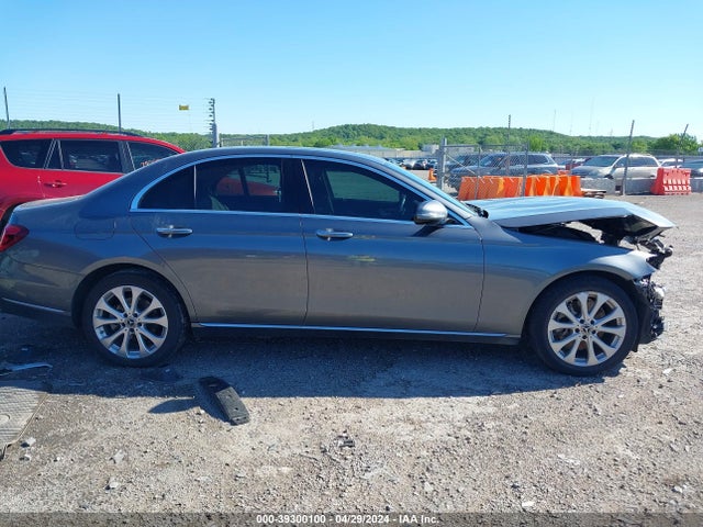 Mercedes-Benz E 300 2018 WDDZF4JB1JA434233 Image 13