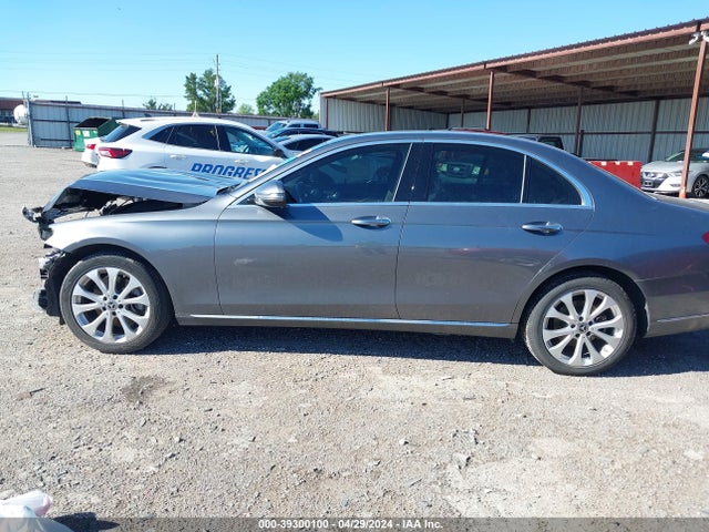 Mercedes-Benz E 300 2018 WDDZF4JB1JA434233 Image 14