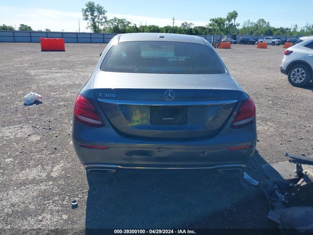 Mercedes-Benz E 300 2018 WDDZF4JB1JA434233 Image 16