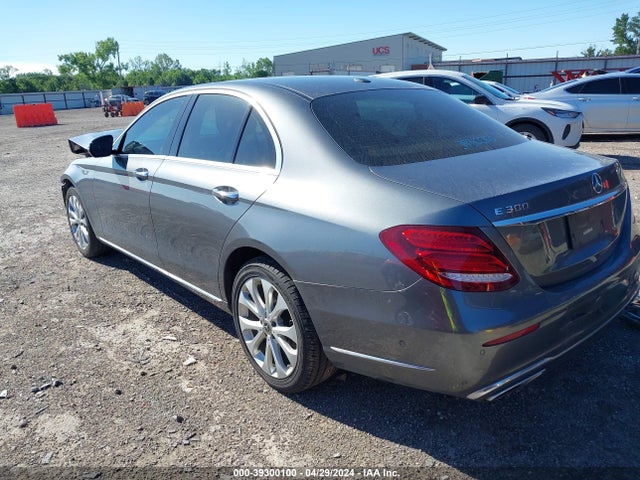 Mercedes-Benz E 300 2018 WDDZF4JB1JA434233 Image 3