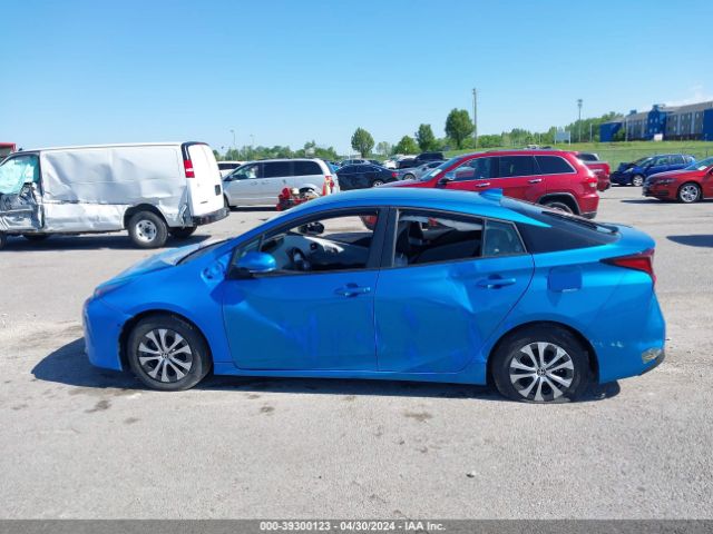 JTDL9MFU8M3030467 Toyota Prius Le Awd-e