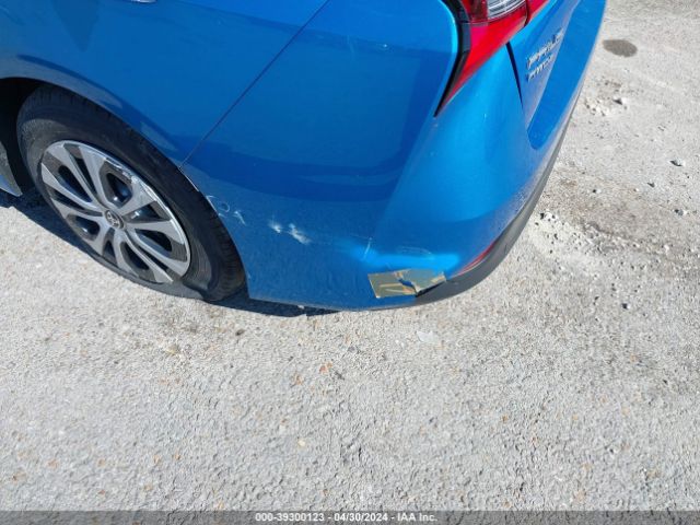 JTDL9MFU8M3030467 Toyota Prius Le Awd-e