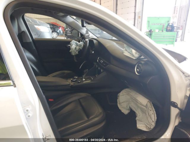ZARFAECN4J7596577 Alfa Romeo Giulia Ti Rwd