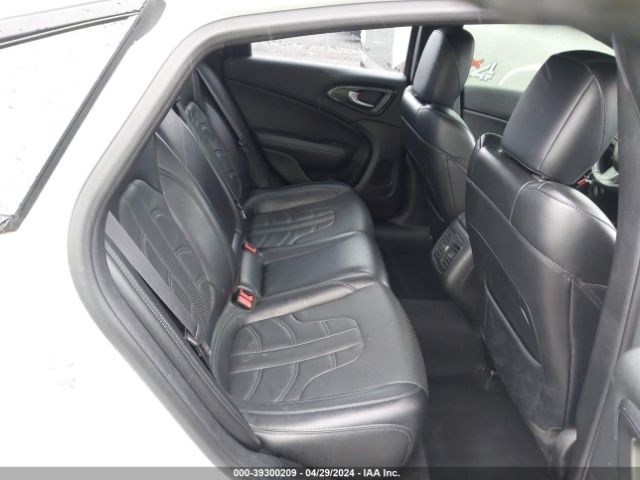 1C3CCCDG8FN664964 Chrysler 200 S