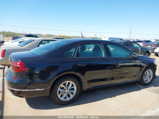 1VWAA7A3XJC043955 Volkswagen Passat 2.0t R-line/2.0t S