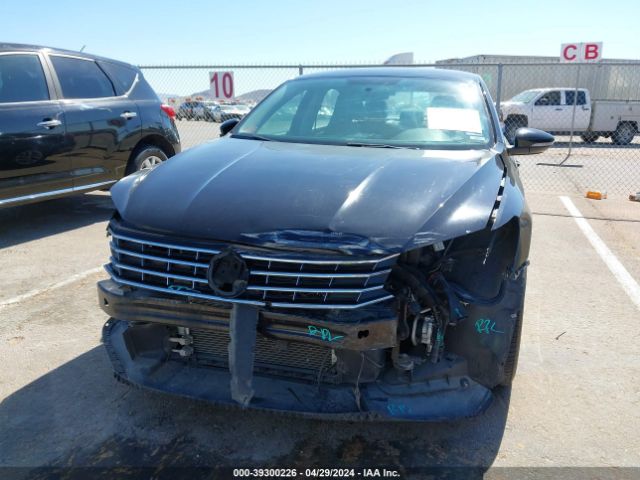 1VWAA7A3XJC043955 Volkswagen Passat 2.0t R-line/2.0t S