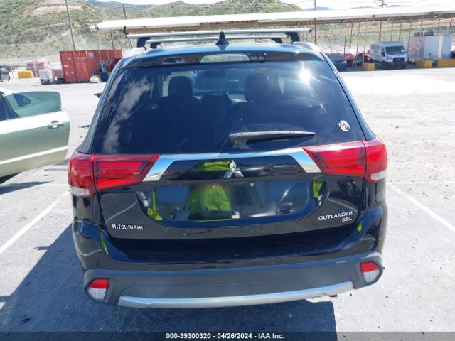 JA4AD3A3XJJ005473 Mitsubishi Outlander Sel