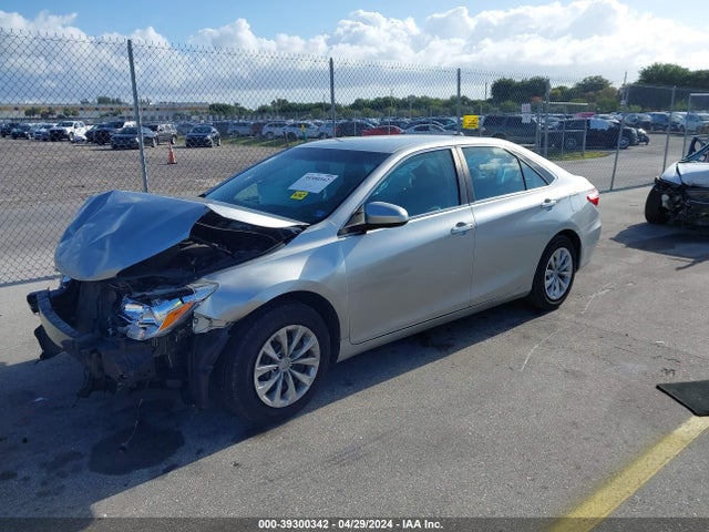 Toyota CAMRY LE 2017 4T1BF1FK7HU710566 Image 2