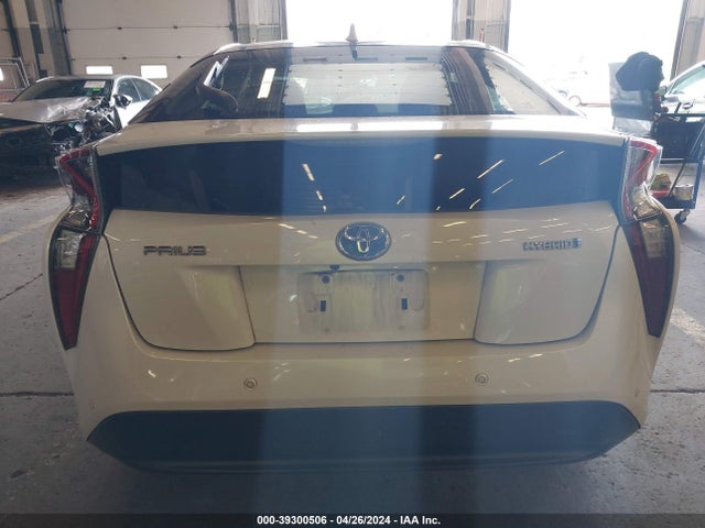 Toyota Prius Two 2018 JTDKBRFUXJ3069036 Image 16