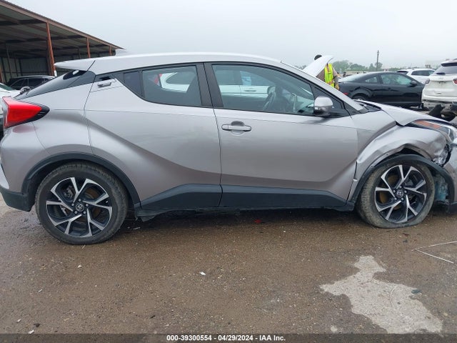 Toyota C-HR XLE 2019 NMTKHMBX2KR089104 Image 13