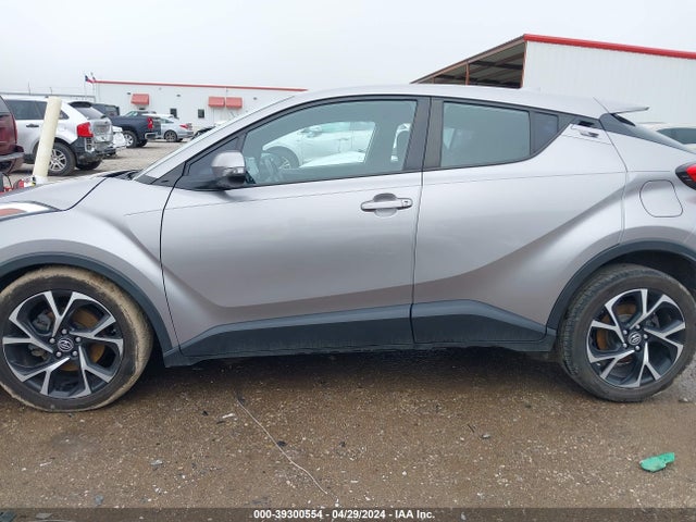 Toyota C-HR XLE 2019 NMTKHMBX2KR089104 Image 14