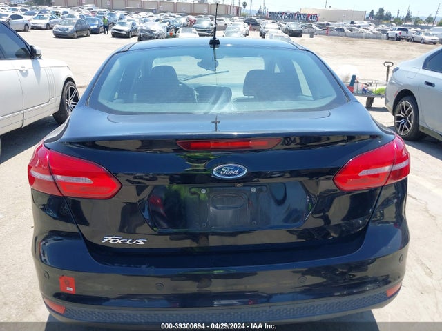 Ford FOCUS SEL 2017 1FADP3H29HL325136 Image 17