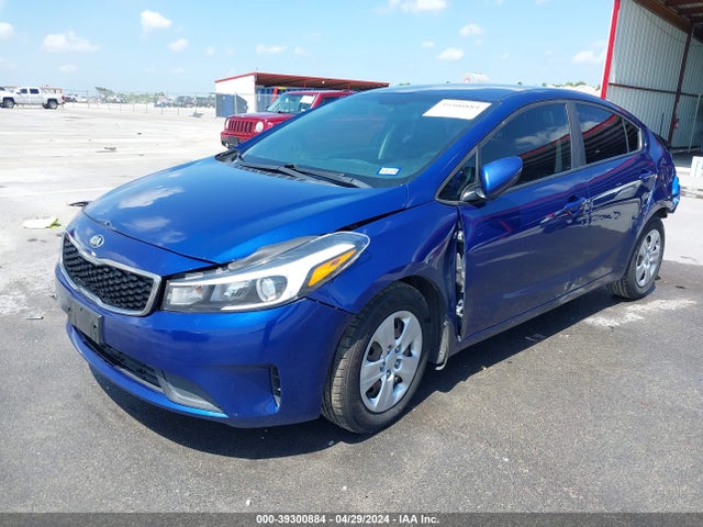 KIA FORTE LX 2017 3KPFK4A79HE134502 Image 2