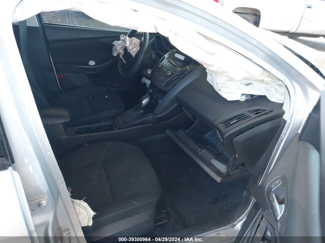 Ford FOCUS SE 2017 1FADP3F27HL206519 Image 5