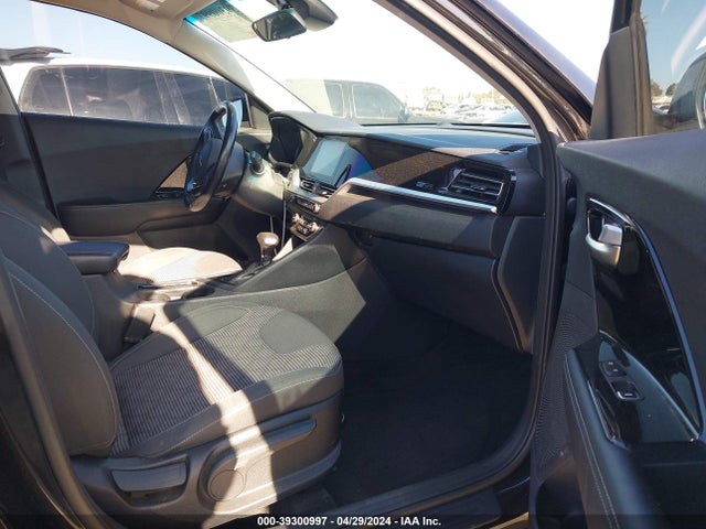 KIA Niro Lxs 2022 KNDCB3LC2N5548946 Image 5