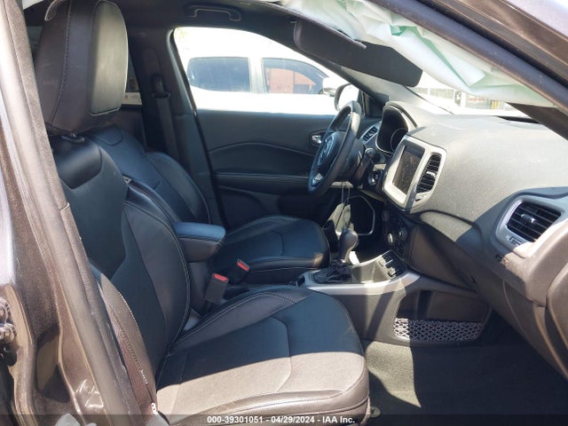 3C4NJCEB0MT564190 Jeep Compass 80th Anniversary Fwd