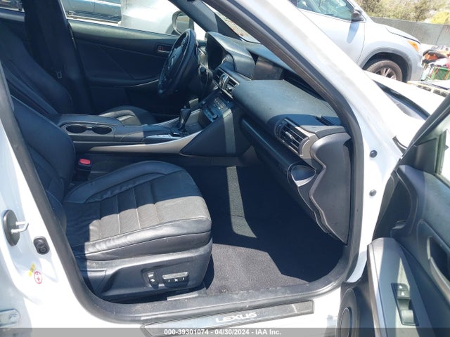 Lexus IS 200T 2017 JTHBA1D27H5058840 Image 5