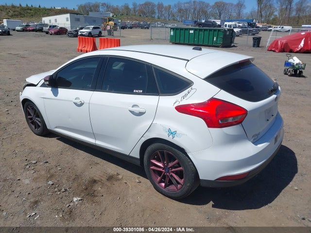 Ford FOCUS SE 2016 1FADP3K29GL255239 Image 3