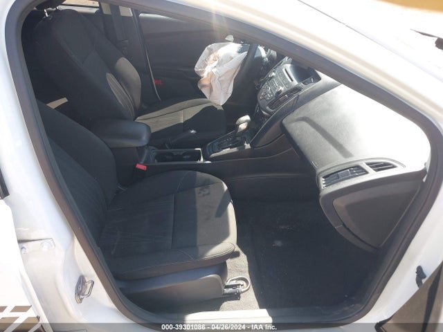 Ford FOCUS SE 2016 1FADP3K29GL255239 Image 5