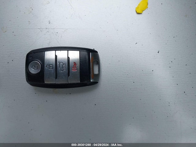 KIA SOUL + 2017 KNDJP3A54H7463239 Image 11