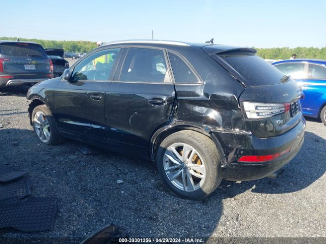 WA1ECCFS1HR008956 Audi Q3 2.0t Premium