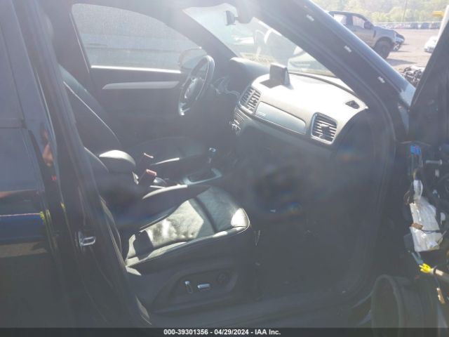 WA1ECCFS1HR008956 Audi Q3 2.0t Premium