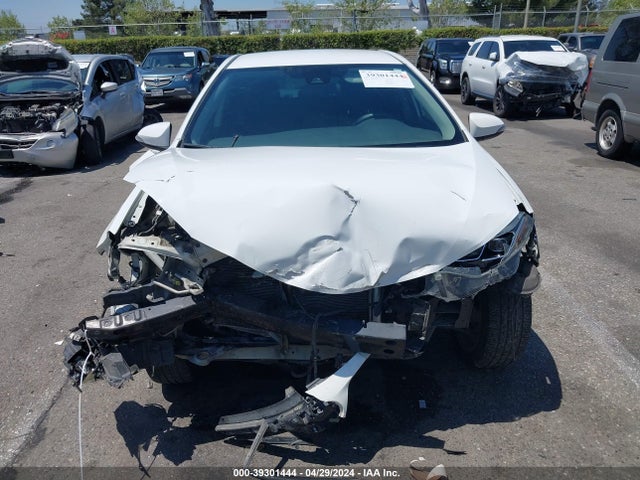 Toyota COROLLA SE 2017 5YFBURHE4HP723465 Image 13