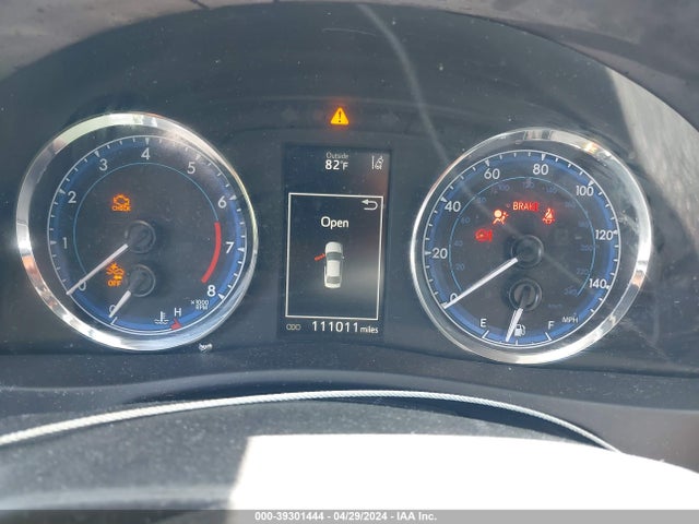 Toyota COROLLA SE 2017 5YFBURHE4HP723465 Image 16