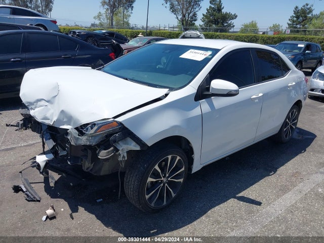 Toyota COROLLA SE 2017 5YFBURHE4HP723465 Image 2