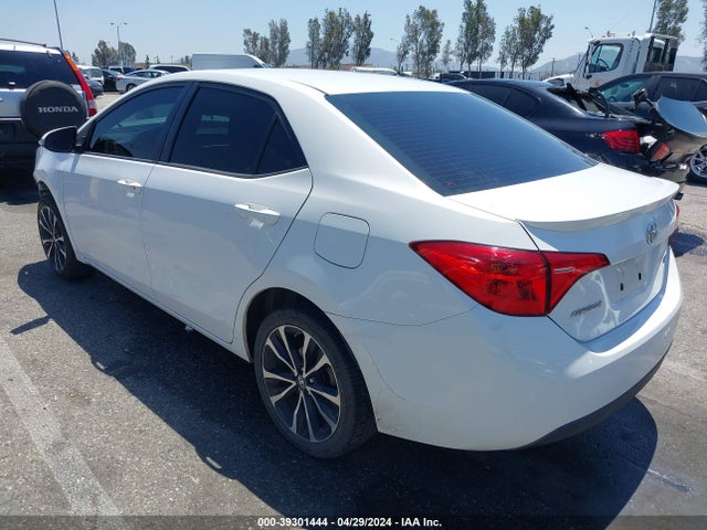 Toyota COROLLA SE 2017 5YFBURHE4HP723465 Image 3