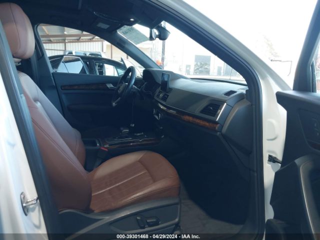 WA1BNAFY7J2082161 Audi Q5 2.0t Premium/2.0t Tech Premium