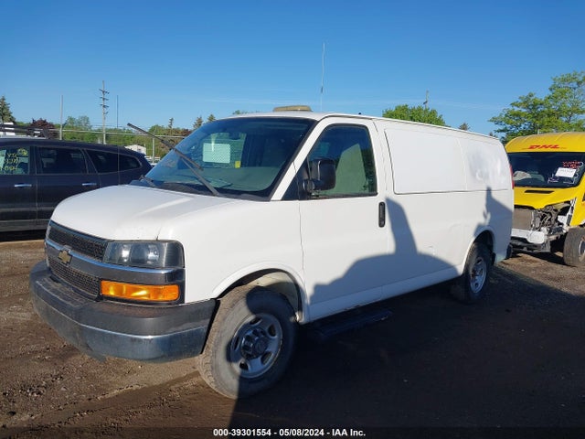 Chevrolet Express 3500 Work Van 2015 1GCZGTFG4F1280792 Image 2