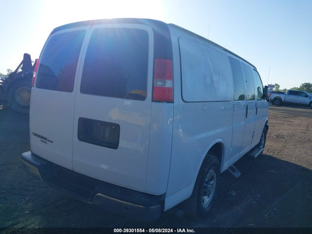 Chevrolet Express 3500 Work Van 2015 1GCZGTFG4F1280792 Image 4