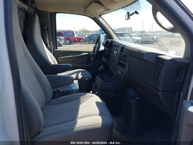 Chevrolet Express 3500 Work Van 2015 1GCZGTFG4F1280792 Image 5