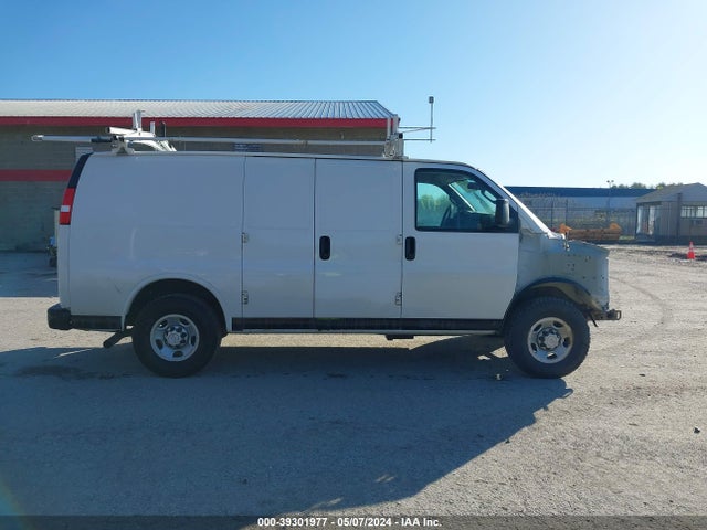 Chevrolet Express 2500 Work Van 2019 1GCWGAFG6K1147226 Image 13