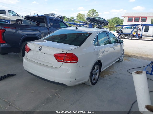 Volkswagen Passat 1.8t Wolfsburg Edition 2014 1VWAT7A35EC055432 Image 4