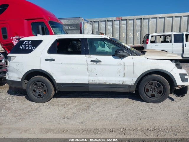 Ford Utility Police Interceptor 2017 1FM5K8AR9HGD66663 Image 12