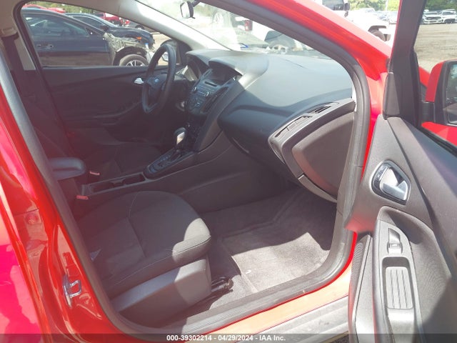 Ford FOCUS SE 2017 1FADP3F20HL214123 Image 5