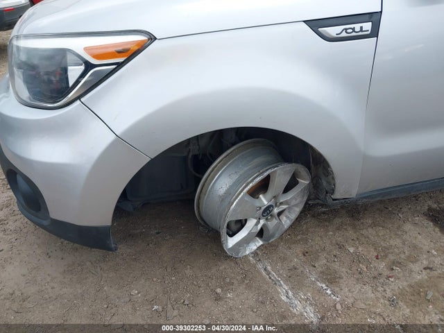 KIA Soul 2018 KNDJN2A20J7558327 Image 6
