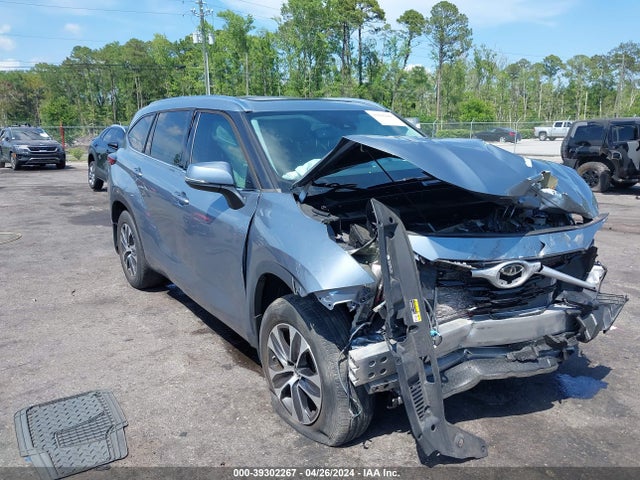 Toyota Highlander Xle 2021 5TDGZRAH9MS064876 main image